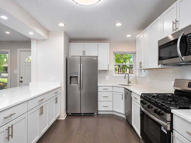 9136 S Union Avenue, Chicago, IL 60620