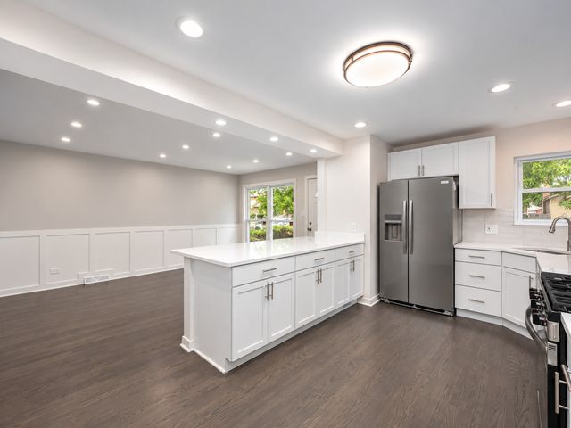 9136 S Union Avenue, Chicago, IL 60620