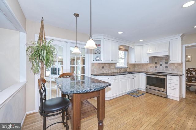 12 FOXWOOD LN, Medford, NJ 08055