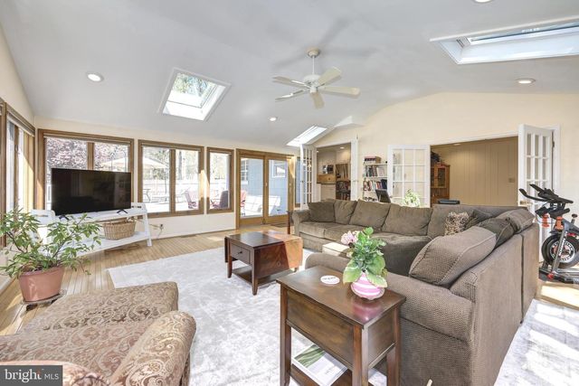 12 FOXWOOD LN, Medford, NJ 08055