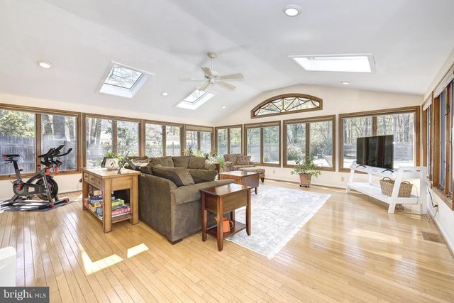 12 FOXWOOD LN, Medford, NJ 08055
