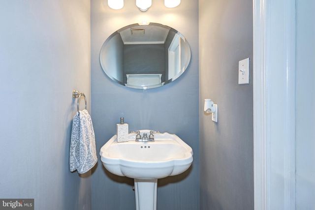 12 FOXWOOD LN, Medford, NJ 08055