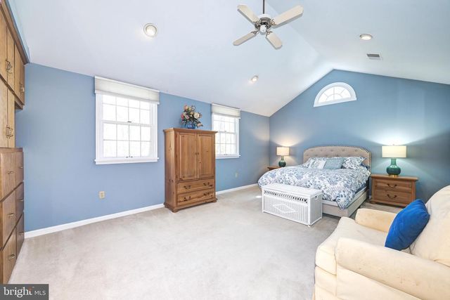 12 FOXWOOD LN, Medford, NJ 08055