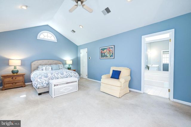 12 FOXWOOD LN, Medford, NJ 08055