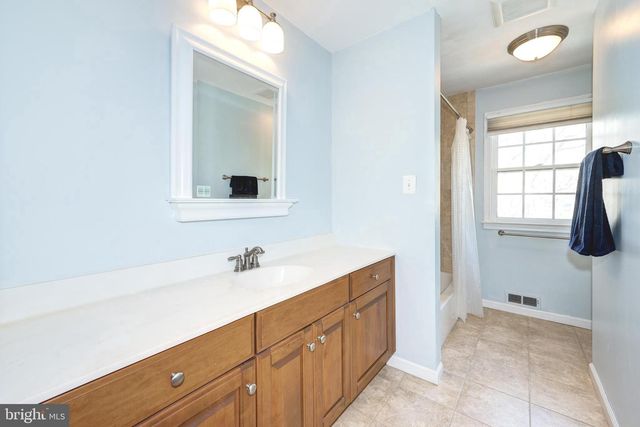 12 FOXWOOD LN, Medford, NJ 08055