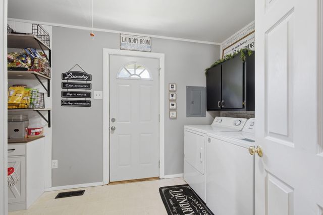 8004 Jennings Place, Merrillville, IN 46410