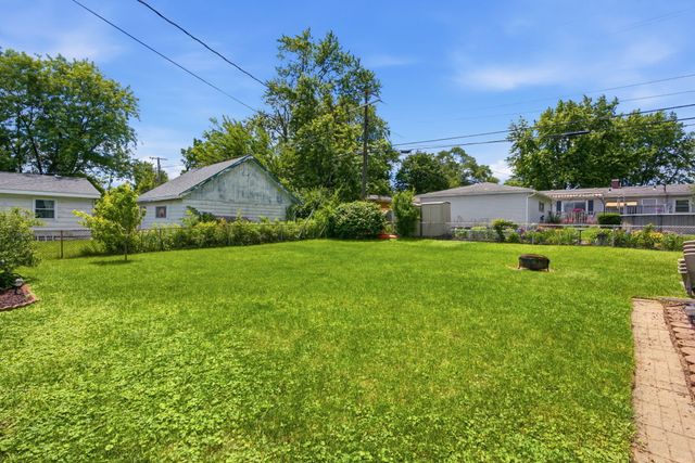8004 Jennings Place, Merrillville, IN 46410