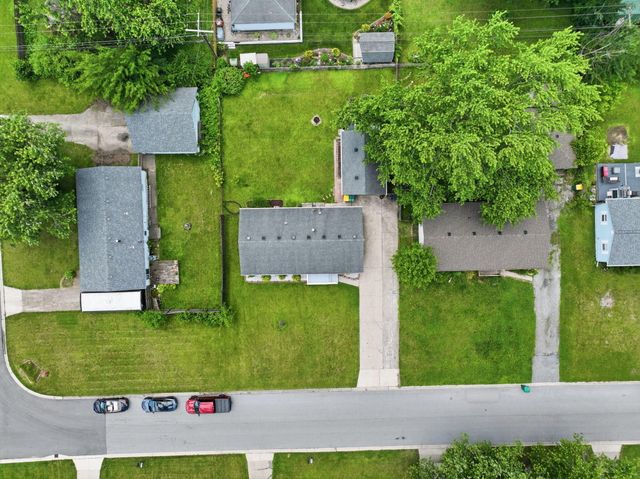 8004 Jennings Place, Merrillville, IN 46410