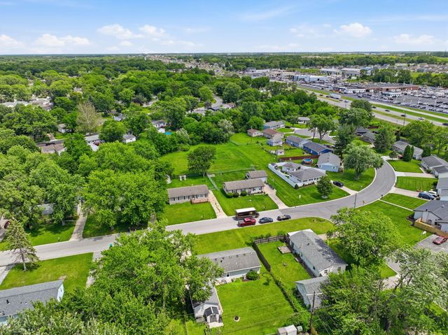 8004 Jennings Place, Merrillville, IN 46410