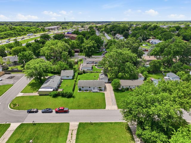 8004 Jennings Place, Merrillville, IN 46410