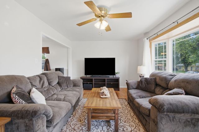 8004 Jennings Place, Merrillville, IN 46410