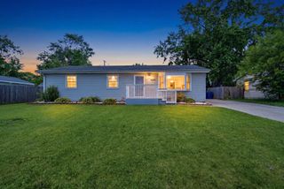8004 Jennings Place, Merrillville, IN 46410