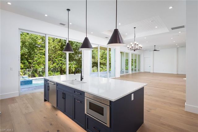 2854 Coach House WAY, Naples, FL 34105
