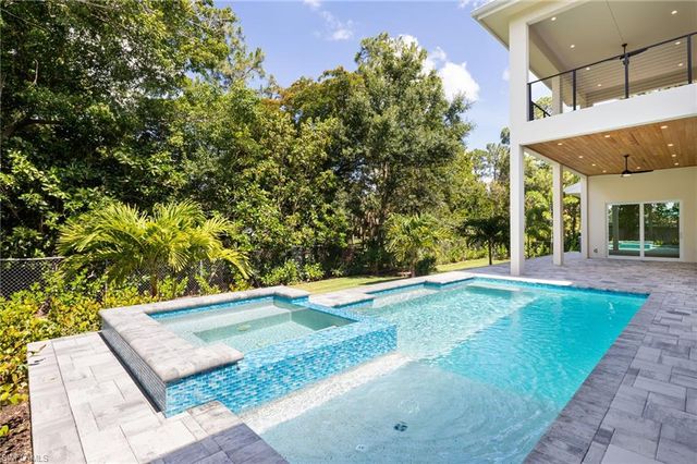 2854 Coach House WAY, Naples, FL 34105