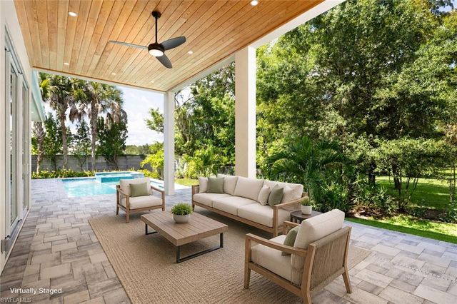 2854 Coach House WAY, Naples, FL 34105