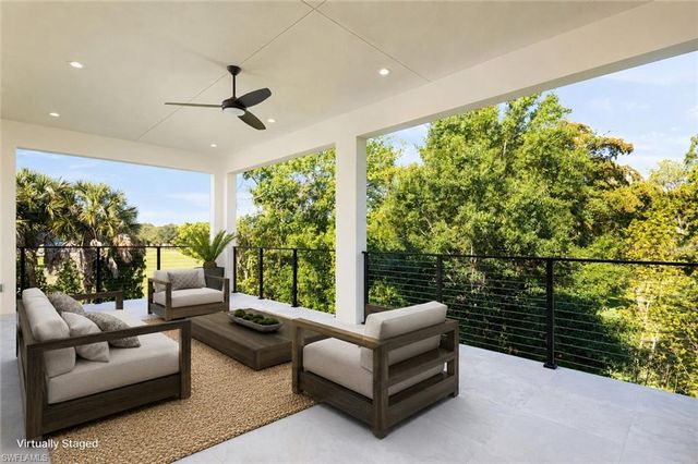 2854 Coach House WAY, Naples, FL 34105