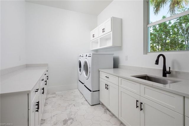 2854 Coach House WAY, Naples, FL 34105