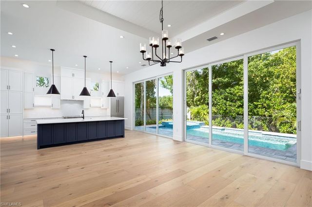 2854 Coach House WAY, Naples, FL 34105