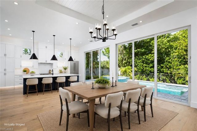 2854 Coach House WAY, Naples, FL 34105
