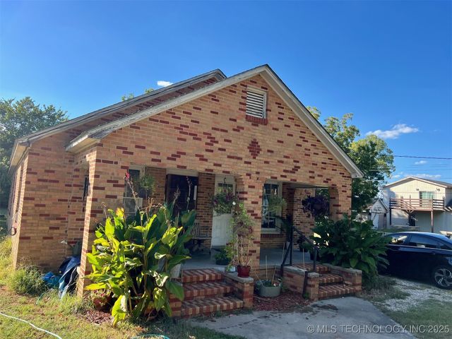 201 N 8th Avenue, Madill, OK 73446