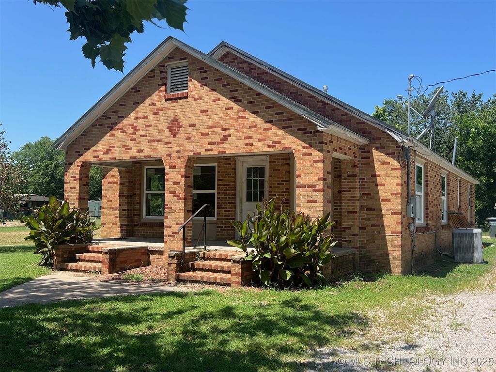 201 N 8th Avenue, Madill, OK 73446