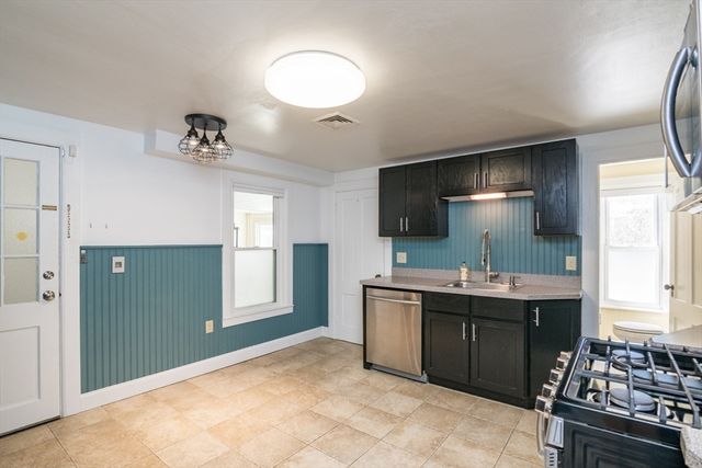 21 Lyman Rd B, Northampton, MA 01060