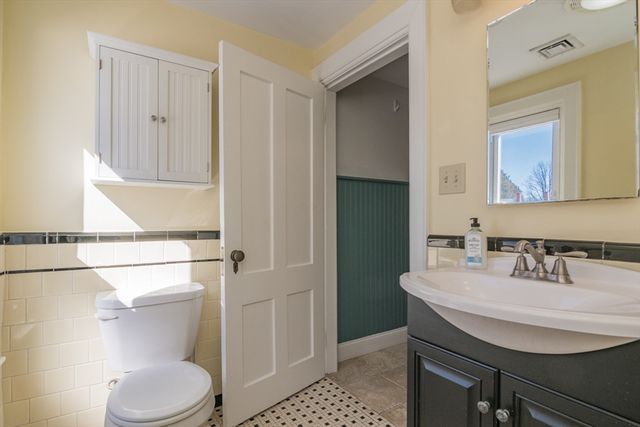 21 Lyman Rd B, Northampton, MA 01060