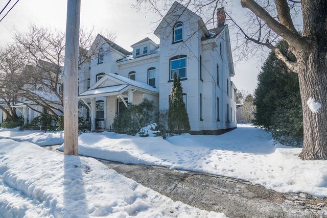 21 Lyman Rd B, Northampton, MA 01060