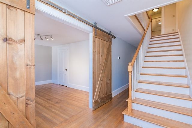 21 Lyman Rd B, Northampton, MA 01060