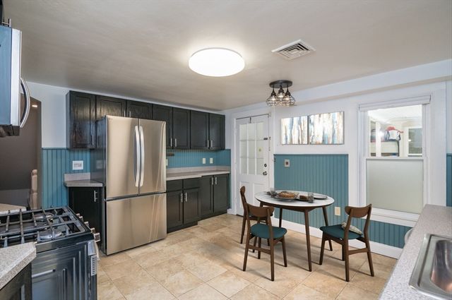 21 Lyman Rd B, Northampton, MA 01060