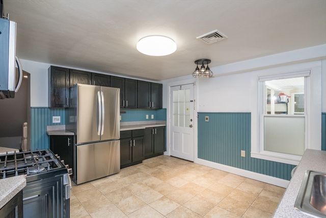 21 Lyman Rd B, Northampton, MA 01060