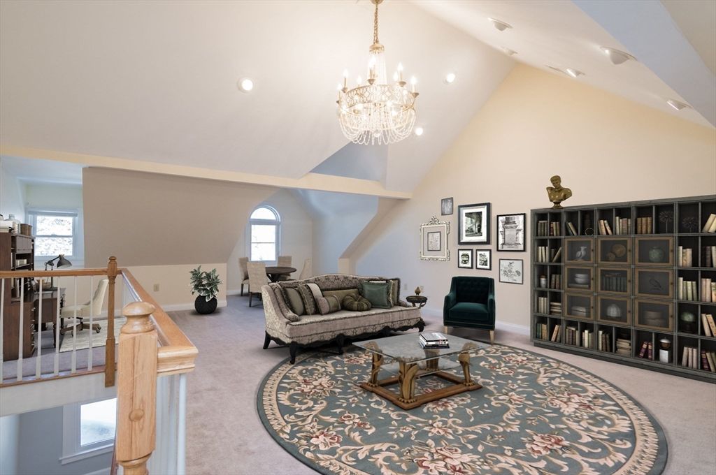 21 Lyman Rd B, Northampton, MA 01060