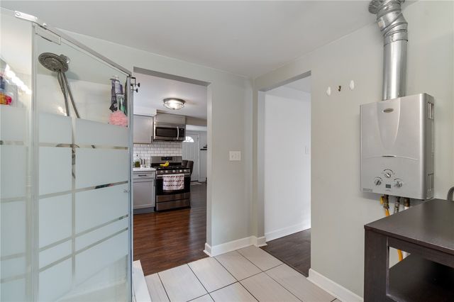 3914 Railroad Avenue, Williamson, NY 14589