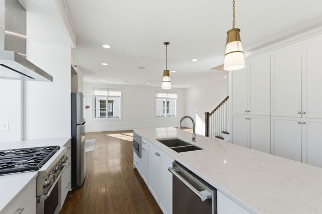 519 Chesterfield Ave Apt 1, Nashville, TN 37212