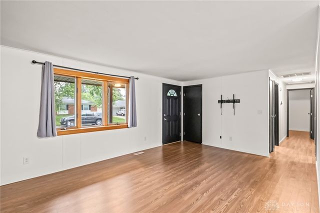4570 Pennyston Avenue, Huber Heights, OH 45424