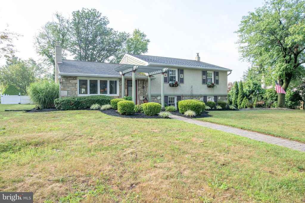 119 FAIRHILL DR, Churchville, PA 18966