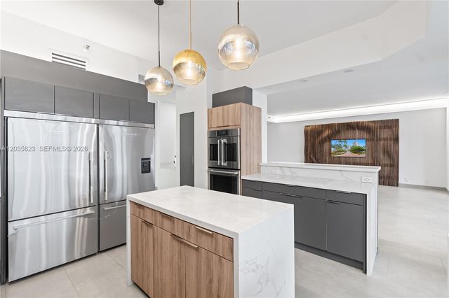 3801 NE 207th Street TH6, Aventura, FL 33180