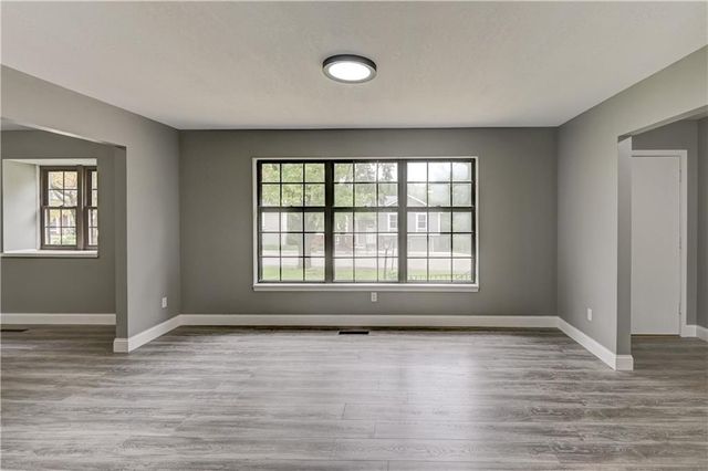 7608 NW 69th Street, Kansas City, MO 64152