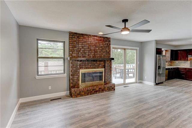 7608 NW 69th Street, Kansas City, MO 64152