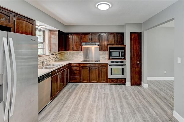 7608 NW 69th Street, Kansas City, MO 64152