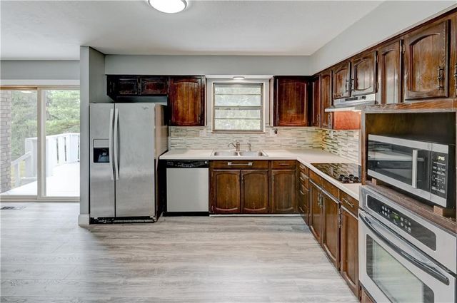 7608 NW 69th Street, Kansas City, MO 64152