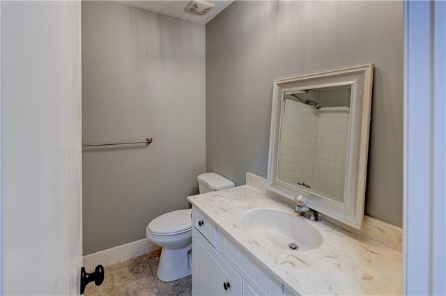7608 NW 69th Street, Kansas City, MO 64152