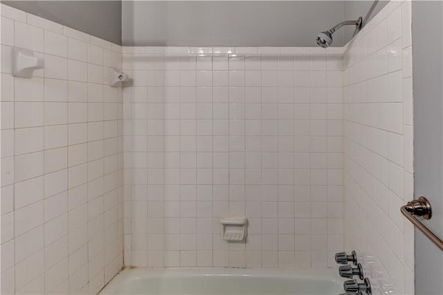 7608 NW 69th Street, Kansas City, MO 64152