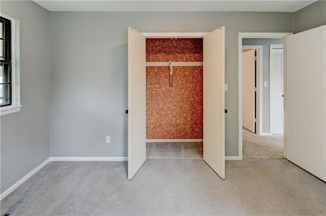 7608 NW 69th Street, Kansas City, MO 64152