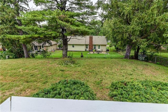 7608 NW 69th Street, Kansas City, MO 64152