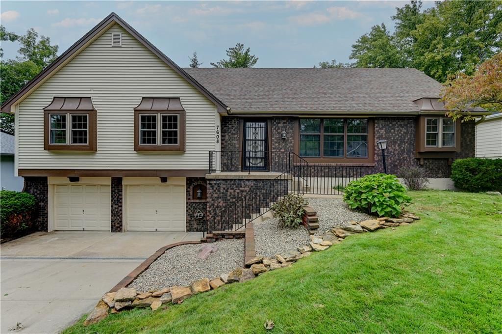 7608 NW 69th Street, Kansas City, MO 64152