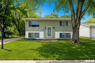 6016 N IDLEWHILE Drive, Peoria, IL 61615