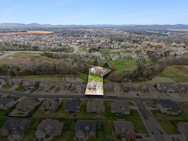 835 Stovers Gln, Murfreesboro, TN 37128