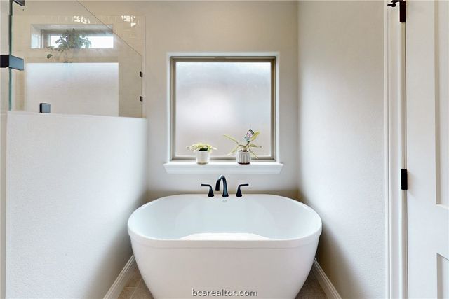 1748 Kerr Valley Lane, College Station, TX 77845