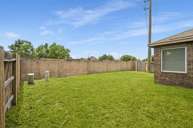 9710 Layton Ridge Drive, Humble, TX 77396